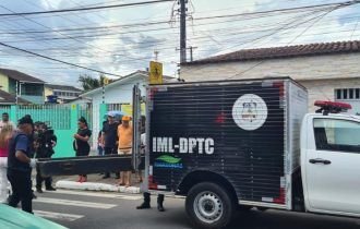VÍDEO: Segurança de padaria é morto por ladrões que vestiam roupas de garis em Manaus