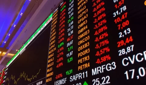 Ações da Petrobras caem depois de nova troca de presidente