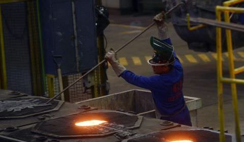 Alta do aço causa queda no setor de construção no 1º trimestre de 2022