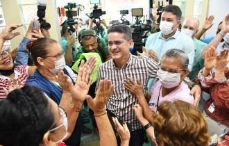 Aprovação do prefeito David Almeida cresce e chega a 82% de satisfação