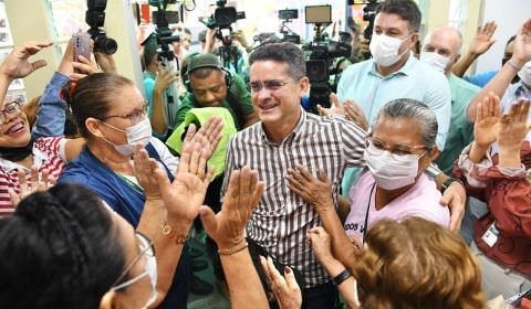Aprovação do prefeito David Almeida cresce e chega a 82% de satisfação