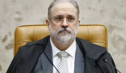 Aras arquiva pedido de Bolsonaro para investigar Moraes