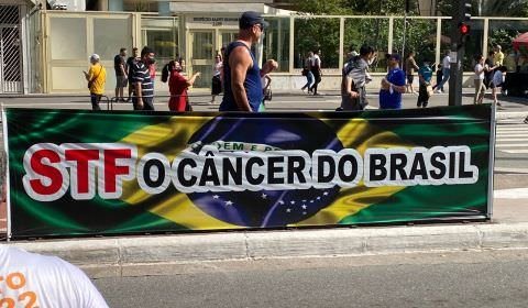 Atos pró-Bolsonaro têm ataques contra o STF