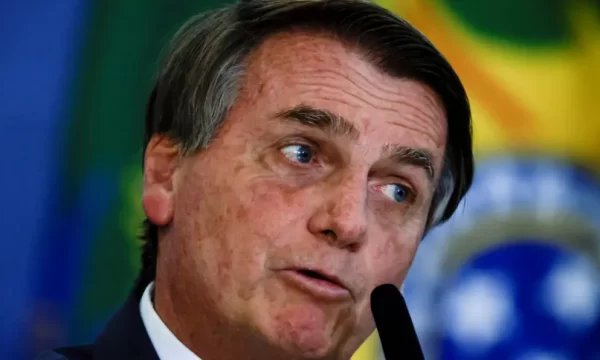 Bolsonaro utiliza termo considerado racista para se referir a peso de apoiador