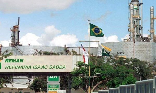 Cade deve aprovar venda de refinaria da Petrobras em Manaus