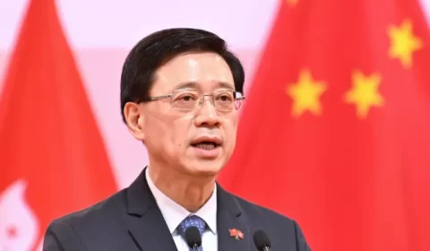 Candidato de Xi Jinping vence ‘eleições’ em Hong Kong