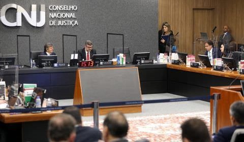 CNJ mantém decisão que impediu posse de juiz branco em vaga de cotista
