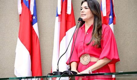 Deputada Alessandra apresenta propostas que amparam órfãos do feminicídio no Amazonas