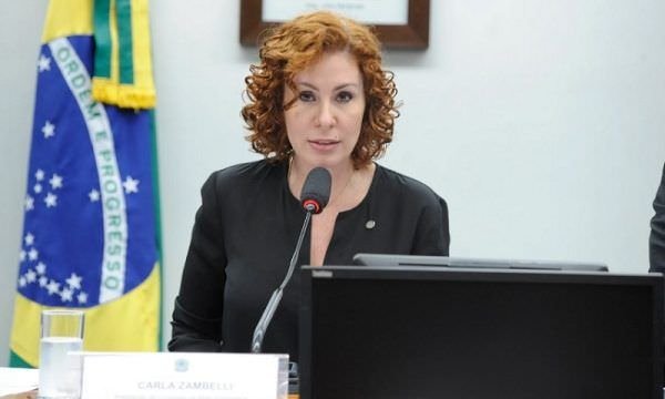 Deputada Federal Carla Zambelli afirma: “mortes por falta oxigênio é culpa de Manaus”, veja Vídeo