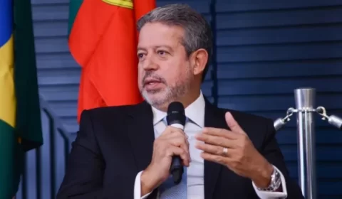 Lira diz que Câmara votará projeto que limita ICMS de combustíveis na próxima semana