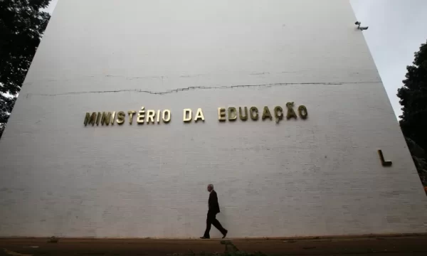 MEC facilita a criação de mais vagas em cursos de Medicina pelo Brasil