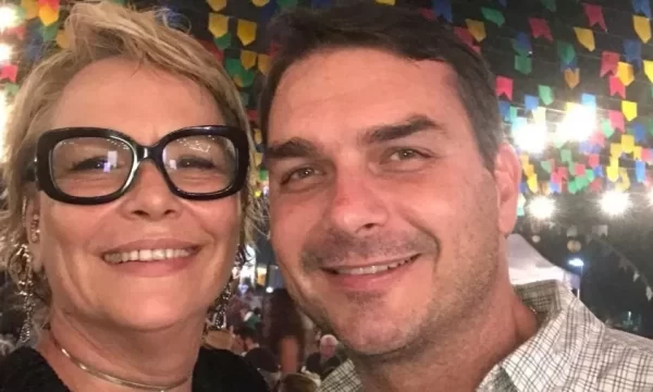 Michelle Bolsonaro implodiu chance de mãe de Flávio ser suplente de Romário