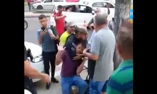 Operação contra micro-ônibus 'Amarelinhos' em Manaus tem muita confusão e pancadaria