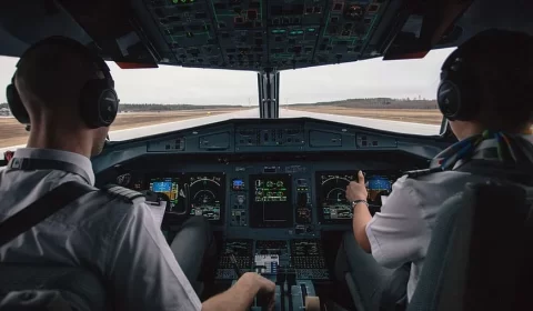 Piloto passa mal e passageiro faz pouso de aeronave