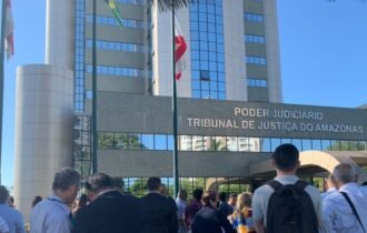 Prédio do TJAM sofre com tremor em Manaus