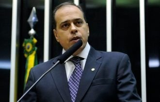 Senado analisa lei que blinda bancas de advogados em operações policiais