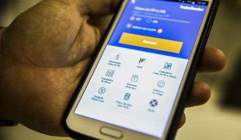 Trabalhadores nascidos em abril podem sacar até R$ 1 mil do FGTS