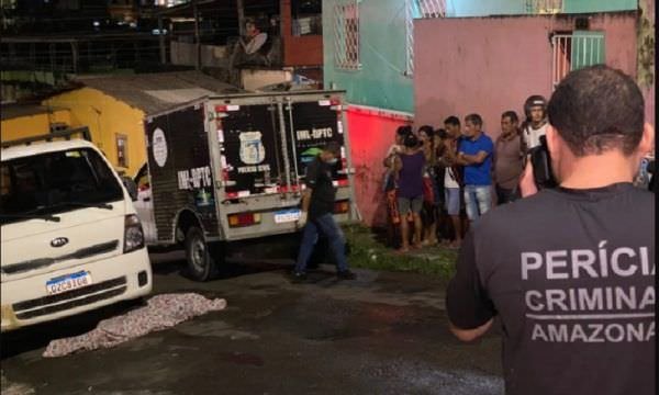 Em Manaus, homem é morto com vários tiros