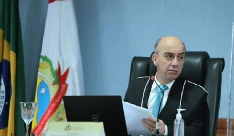 Presidente do TCE-AM determina que Prefeitura de Manaquiri suspenda pregões para materiais agrários