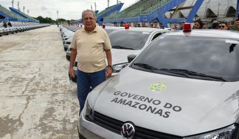 Amazonino comenta sobre atraso de pagamento do escalonamento dos policiais