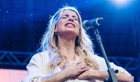 Após separação, Karina Bacchi anuncia lançamento de carreira gospel