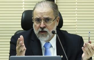 Aras diz que volta para Brasília com ‘disposição para defender Amazônia’