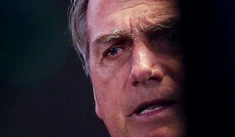 Bolsonaro confirma que não haverá reajuste salarial para servidores federais em 2022