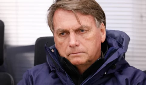 Bolsonaro diz que negociou arquivamento do inquérito das fake news com Moraes