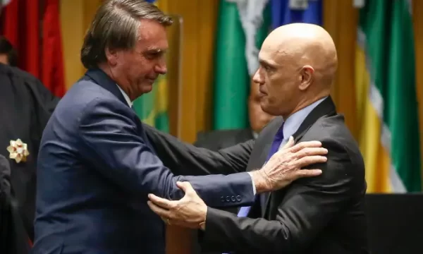 Bolsonaro revela acordão com Moraes e diz que ministro não cumpriu acerto