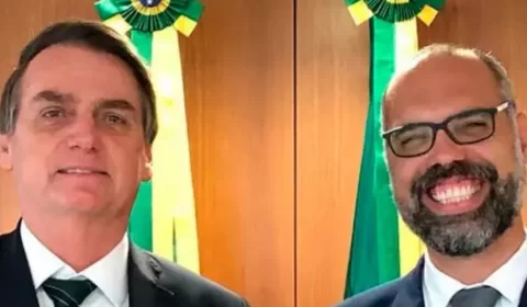 Bolsonaro vira alvo de notícia-crime no STF por "motociata" com Allan dos Santos, foragido da Justiça