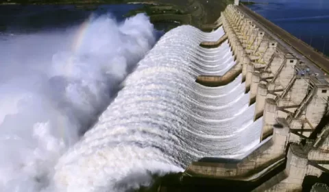 Câmara analisa projetos que minimizam reajustes na conta de luz