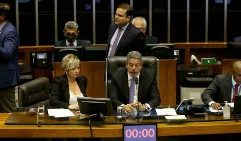 Câmara aprova urgência de projetos que podem reduzir preços da luz e dos combustíveis