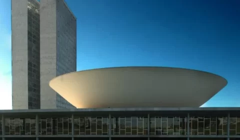 Comissão aprova fim de aposentadoria para juízes corruptos