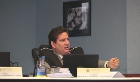 Conselheiro do TCE-AM suspende shows de artistas nacionais em Borba