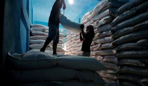 EXCLUSIVO-Índia considera permitir exportações de açúcar bruto estocado, dizem fontes