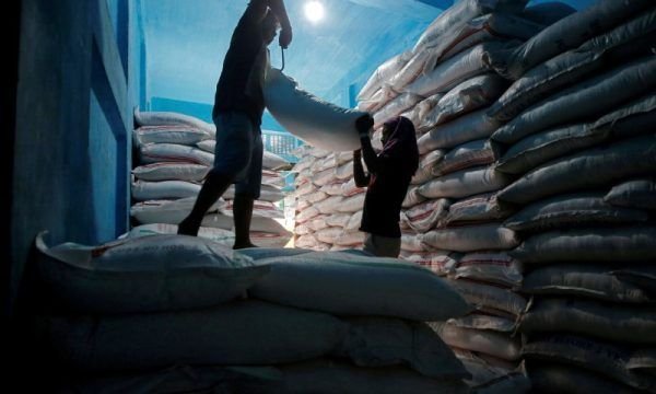 EXCLUSIVO-Índia considera permitir exportações de açúcar bruto estocado, dizem fontes