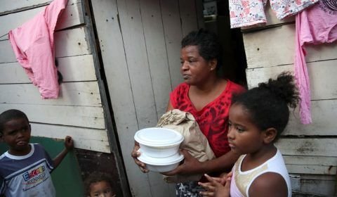 Governo estuda elevar Auxílio Brasil em R$200, diz senador