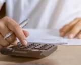 Petróleo pressiona e “inflação do aluguel” da FGV fecha março em 0,52%