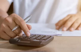 Petróleo pressiona e “inflação do aluguel” da FGV fecha março em 0,52%