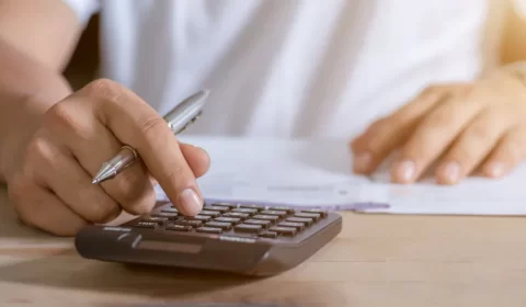 Petróleo pressiona e “inflação do aluguel” da FGV fecha março em 0,52%