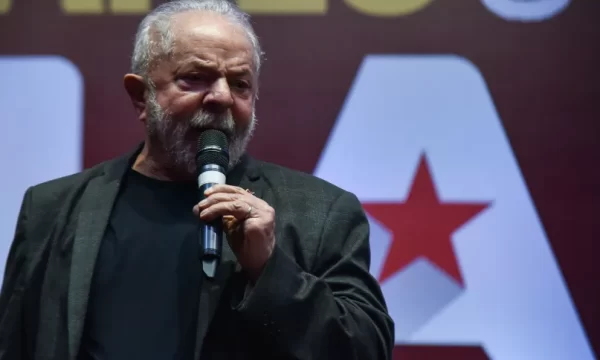 Lula critica Biden por pacote de ajuda de US$ 40 bilhões à Ucrânia