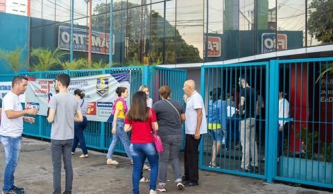 Mais de 81 mil candidatos disputam 1,4 mil vagas no último dia do concurso da Semsa