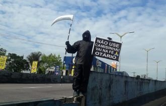 ‘Morte’ dá conselho para homens solteiros e casados que vivem no “lepo-lepo” em Manaus