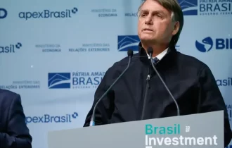 ‘Nem levo jeito, nasci pra ser militar’, diz Bolsonaro sobre Presidência