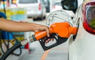 Petrobras afirma respeitar equilíbrio de preços; deputados pedem mais transparência