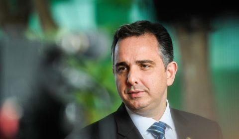 Presidente em exercício assina MP sobre área estratégica de defesa