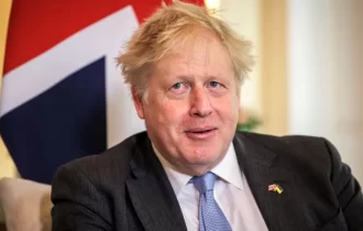 Primeiro-ministro Boris Johnson enfrentará voto de desconfiança no Parlamento