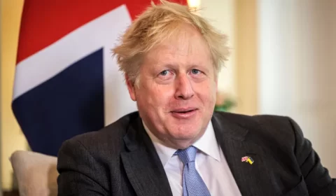 Primeiro-ministro Boris Johnson enfrentará voto de desconfiança no Parlamento