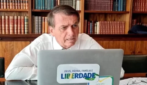“Querem dar o golpe para me tirar do poder”, diz Bolsonaro