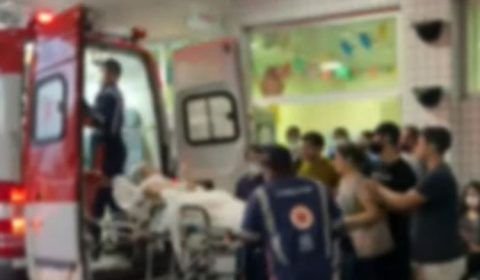 Sorrindo, adolescente deitou ao lado de garota após esfaqueá-la 17 vezes em Manaus
